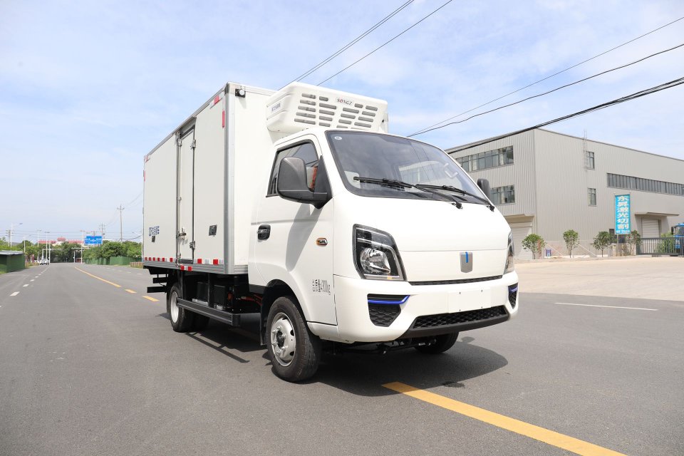 吉利 鋒銳V5E純電動(dòng)冷藏車(chē)