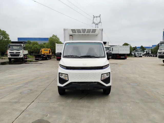 吉利 F1E純電動(dòng)冷藏車(chē)